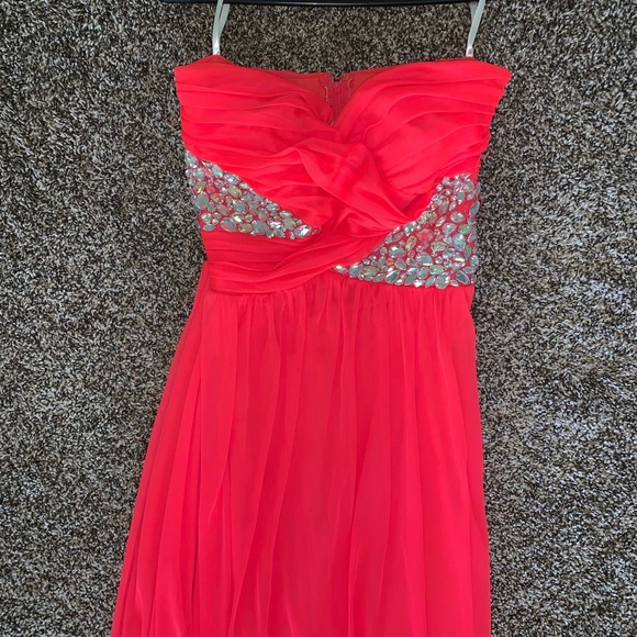 Dress - Picture 2 of 2